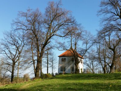 Batzdorfer Totenhäuschen am Elbleitenweg