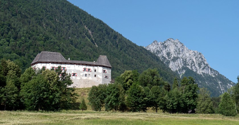 Schloss Staufeneck und Hochstaufen