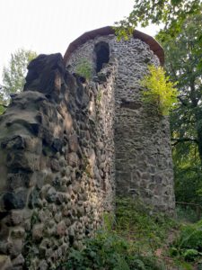 Ruine eines Wasserturms