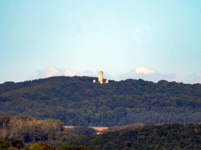 Schloss Granitz - von den Zickerschen Bergen betrachtet