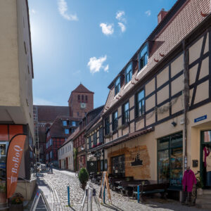 Blick zur Georgenkirche von der Schulstraße