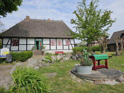 Außenansicht des Schulmuseums Middelhagen